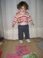 Leora met schilderij