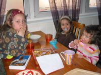 Sophie, Anna en Leora